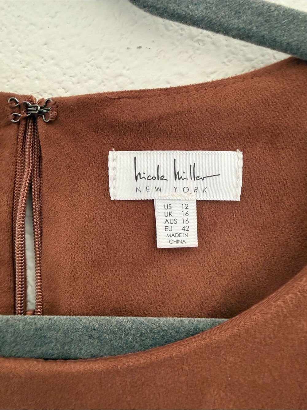 Classic faux suede Twist-Front Long-Sleeve Sheath Dress in Rust NWOT - Picture 5 of 6